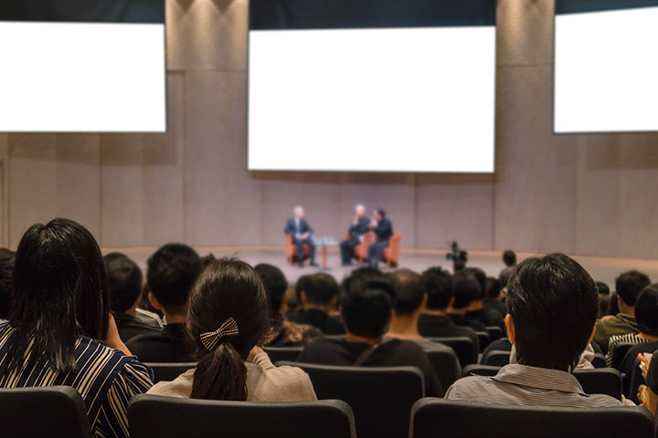 如何组织开展学术会议