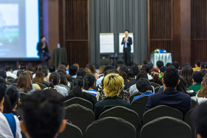 学术会议如何报告