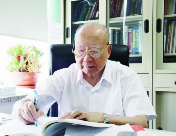 袁承业：把自己做小 把事业做大