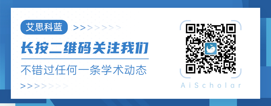 北大韦东奕上课照片走红，板书潇洒，新发型吸睛，网友：这要打脸多少“只会翻PPT”的老师？