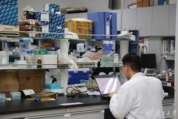 复旦大学采血就能预测数百种疾病！复旦成果登《细胞》开年封面