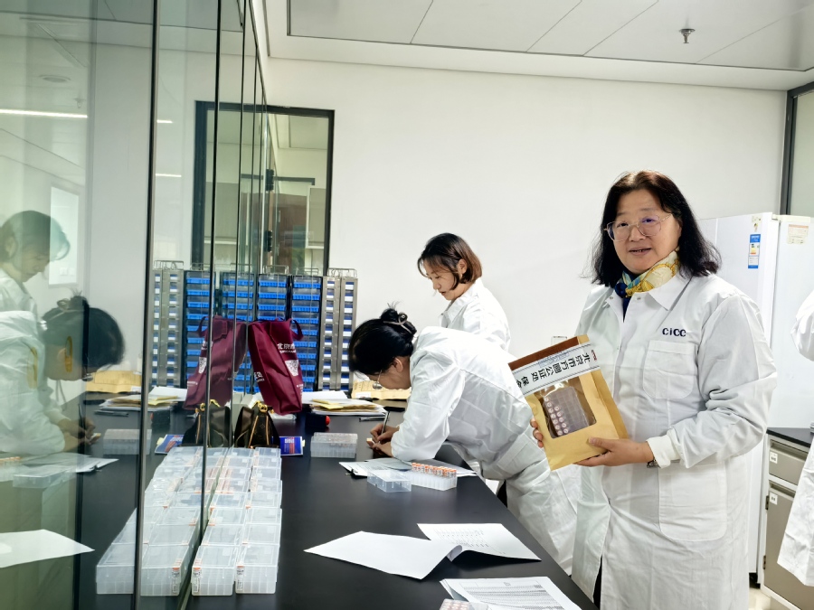 哈工大菌株和植物种子搭载“实践十九号”太空“出差”后顺利“回家”