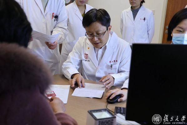 复旦大学采血就能预测数百种疾病！复旦成果登《细胞》开年封面