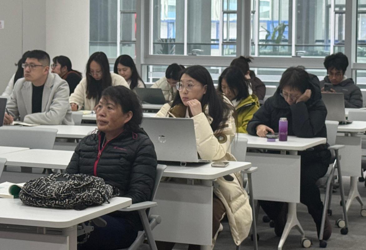 北京航空航天大学北航举办DeepSeek赋能教育主题讲座