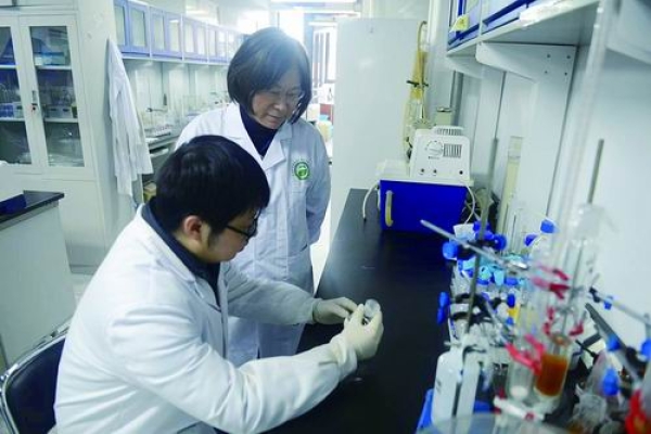 刘庆芬：“双向奔赴”，成就抗生素绿色制造