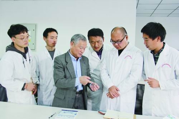韩福生：“嫦娥钢”产自“科学岛”