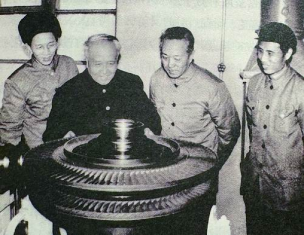 空心涡轮叶片，是你送给祖国的翅膀