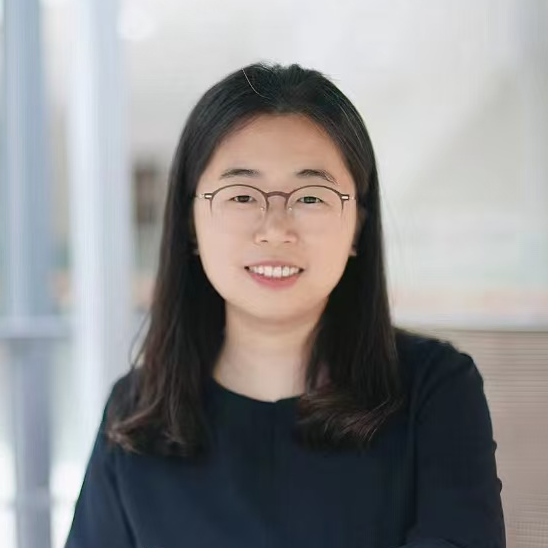 北京大学汇丰商学院叶韦明副教授合作论文在《新闻实践》发表，研究算法驱动的内容平台如何改变新闻行业