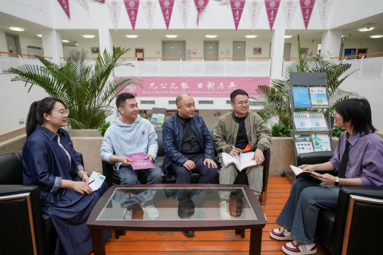 南开团队Nature发文 证实大气微塑料可被植物叶片“吸入”并进入食物链