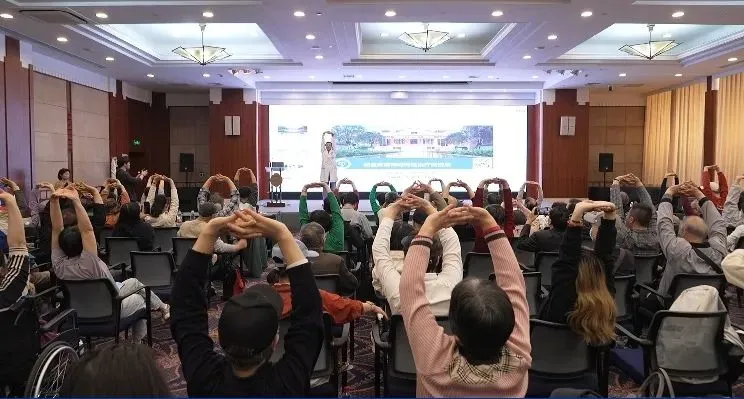 附属瑞金医院创新帕金森病疗法，国内首例接受该疗法的患者“走”向康复