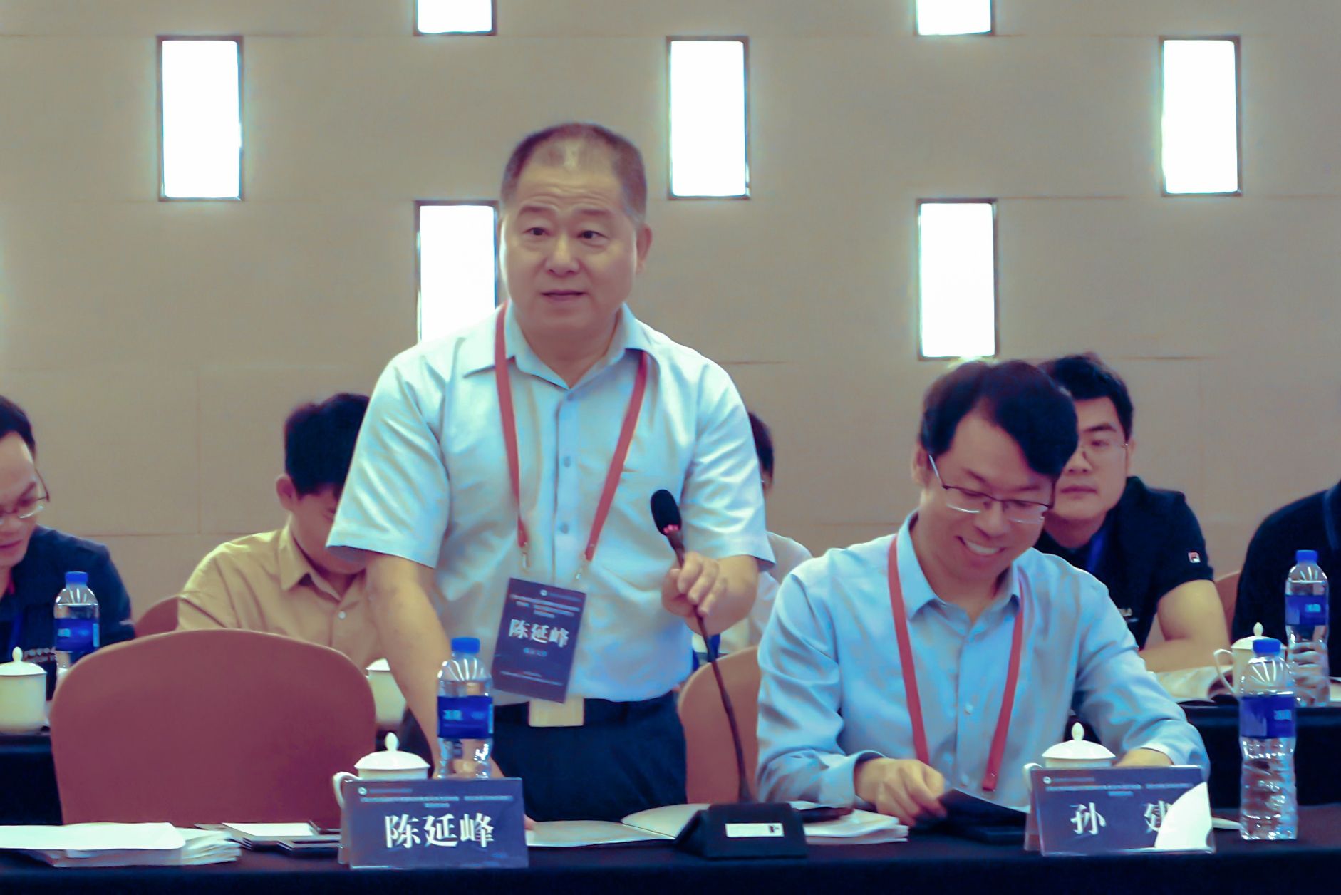 南京大学国家重点研发计划“物态调控”重点专项《氧化物高温超导薄膜和转角堆垛体系的制备、原位测量及物态调控》项目启动会暨实施方案论证会顺利召开