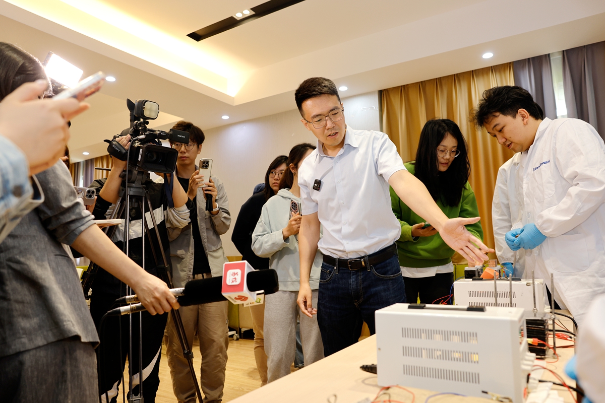 全球首创！东南大学成功研发仿生自发电-储能混凝土