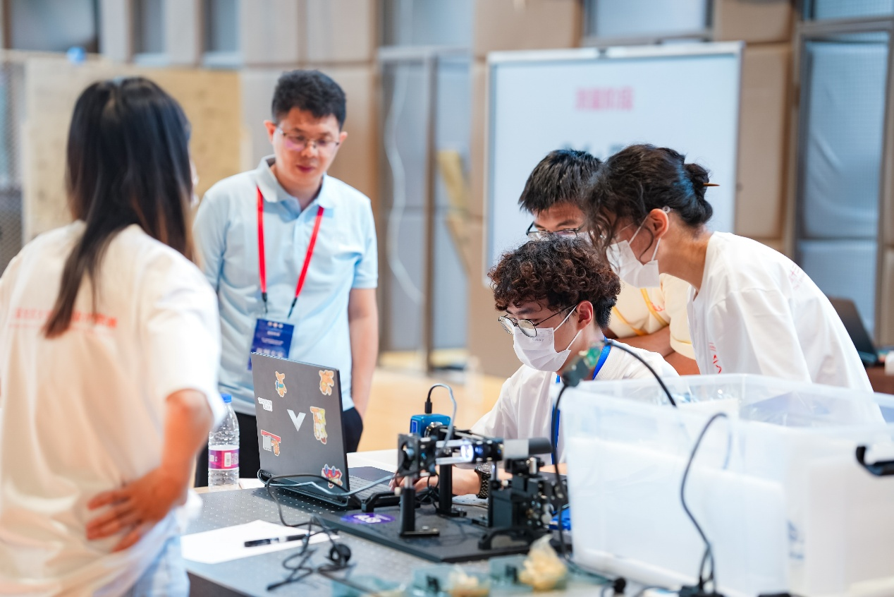 电子科技大学成电学子在第十三届全国大学生光电设计竞赛再获佳绩