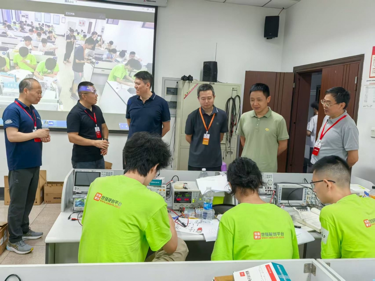 电子科技大学2025年TI杯全国大学生电子设计竞赛（四川赛区） 测试评审工作在我校圆满落幕