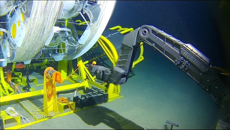 我国深海中微子探测技术取得重大进展——柔性潜标精密布放装置“蜘蛛系统”成功完成海试