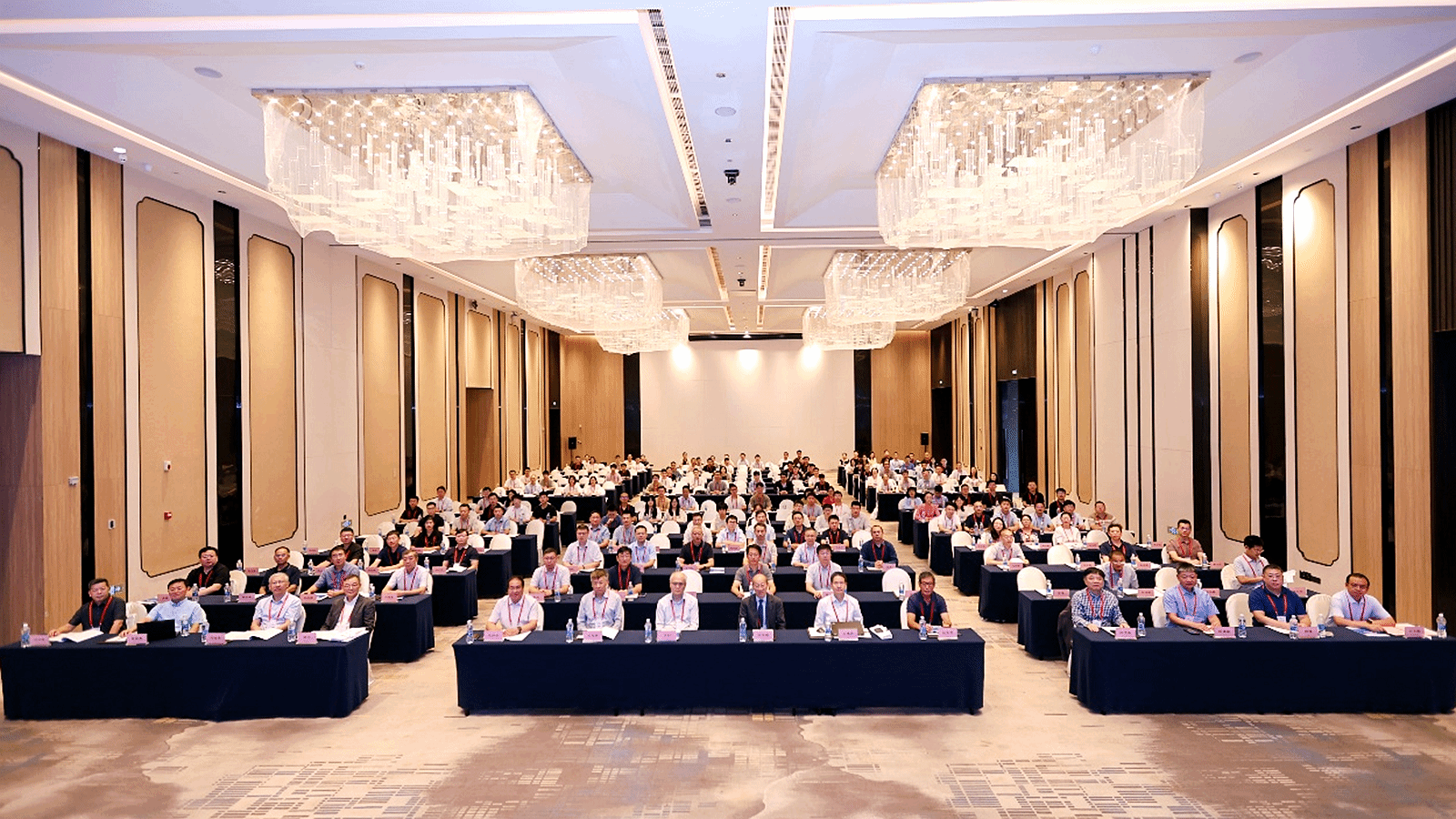 重庆大学第三届波动力学前沿与应用学术会议在重庆举办