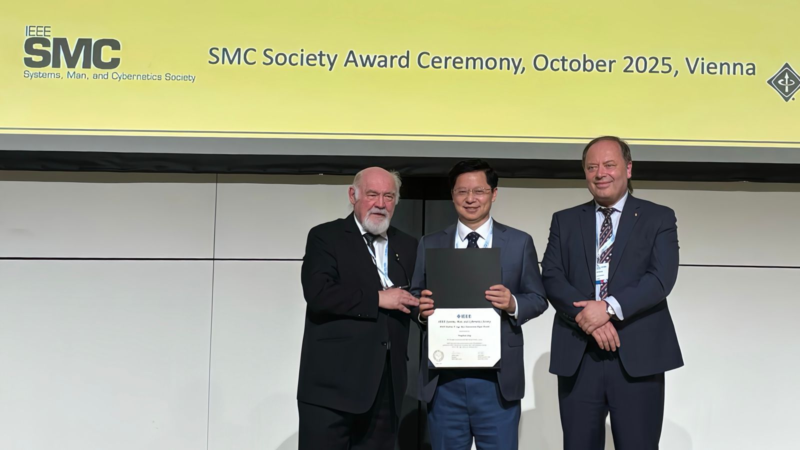 重庆大学重庆大学宋永端教授团队荣获2025年IEEE SMC学会最佳期刊论文奖