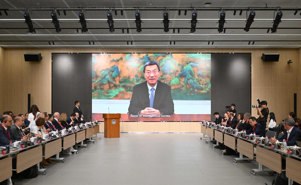 45所中欧大学校长齐聚同济大学,共话“智能时代的工程教育与全球合作”,《同济宣言》发布