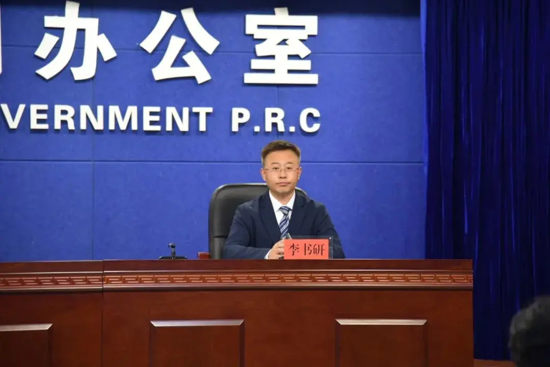 教育厅副厅长，任东北电力大学党委书记