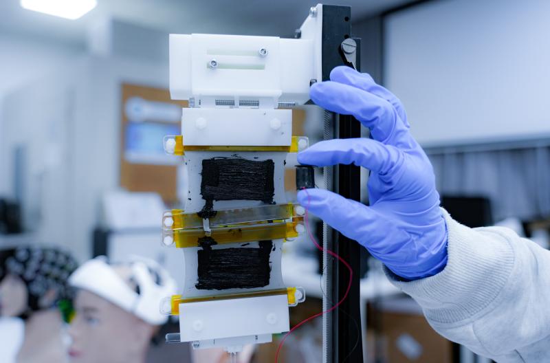 上海交大机器人研究所团队Science发文，提出一种“双连续相”介电弹性体人工肌肉的设计方法