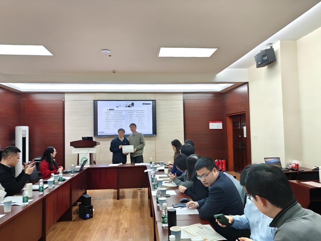 电子科技大学脑器交互学国际期刊Brain-Apparatus Communication: A Journal of Bacomics编委会议召开