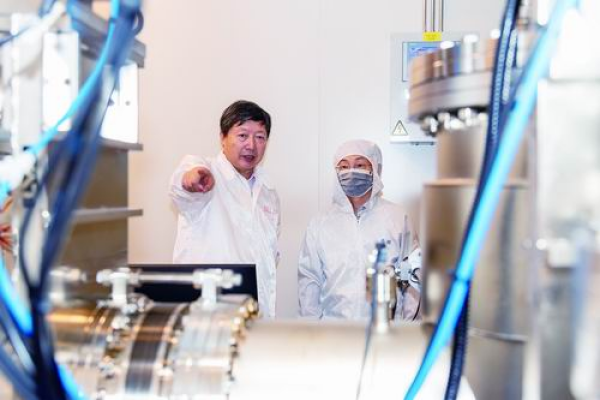 陆卫：为学生敞开一扇门