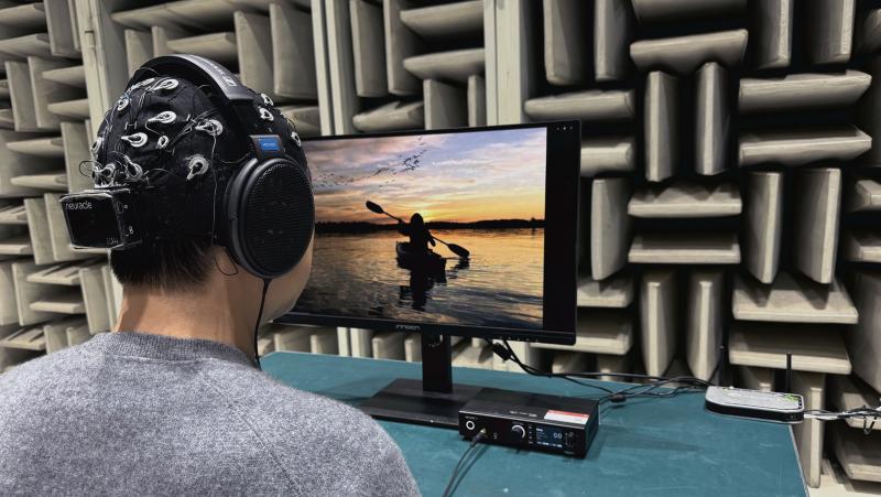 上海交大机械动力学院黄煜最新研究颠覆传统认知，首次揭示“睁眼”在噪声环境中提升听觉感知的神经机制