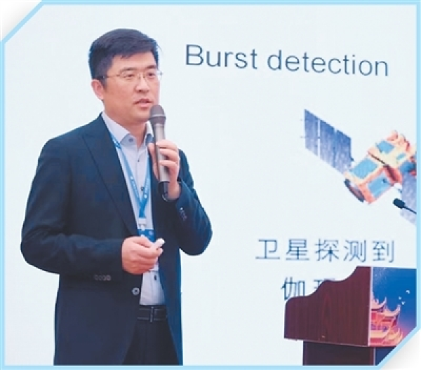 模仿龙虾眼睛造卫星