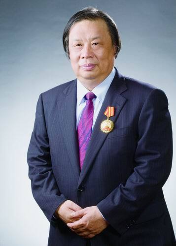 三件大事、两度转身与一生坚守