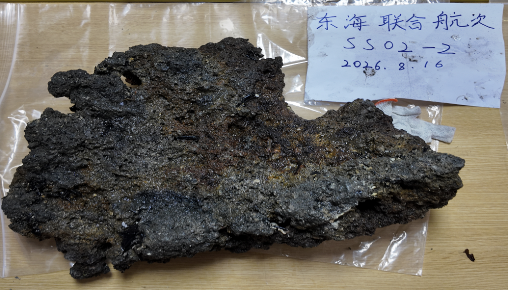 清华大学自动化系牵头研制的深海可控式可视采样器(DCVS)在东海作业圆满成功